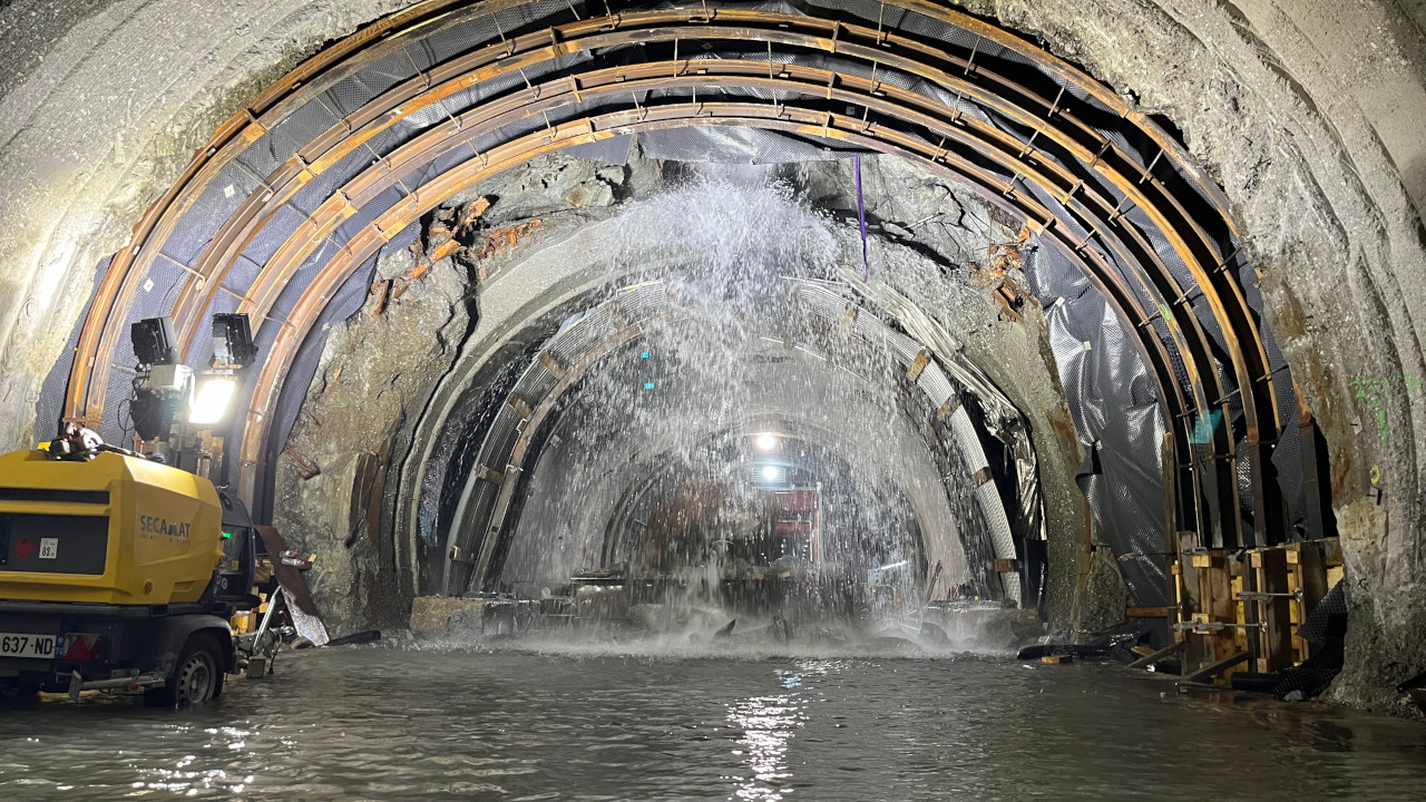 Il lago provocato dall'acqua caduta all'altezza del garage 26