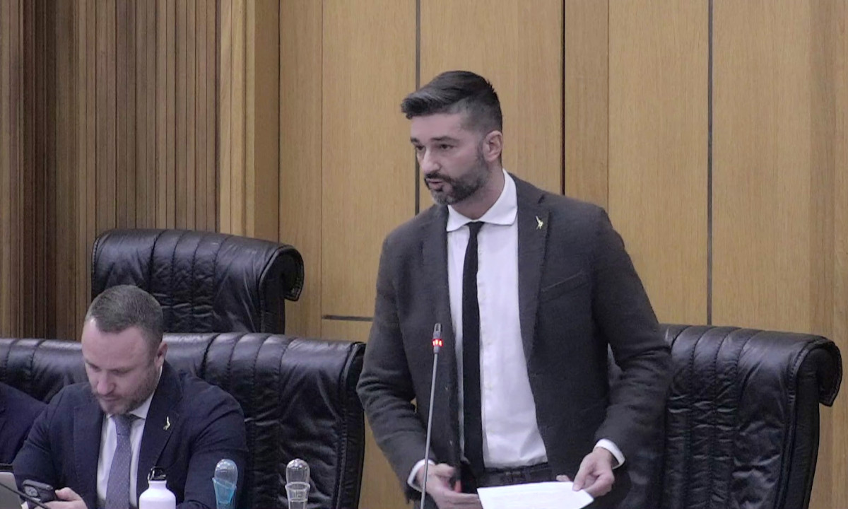 Simone Perron in Consiglio Valle