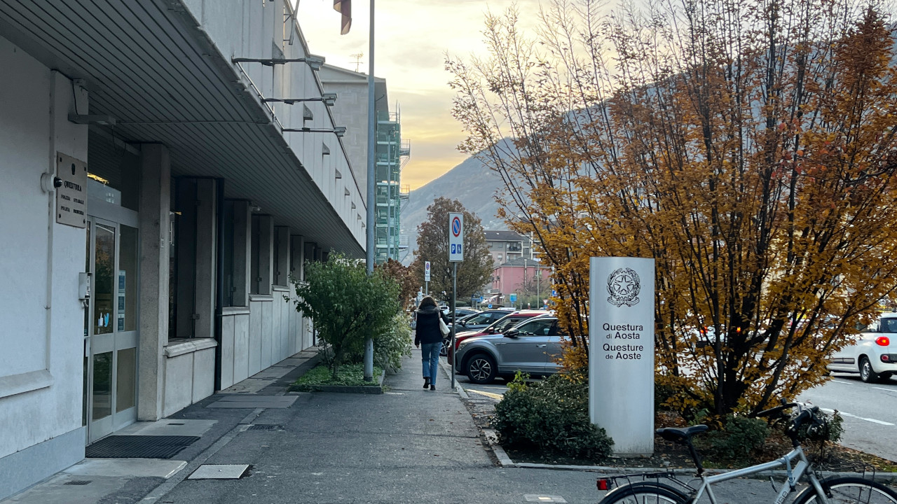 L'ingresso della Questura di Aosta