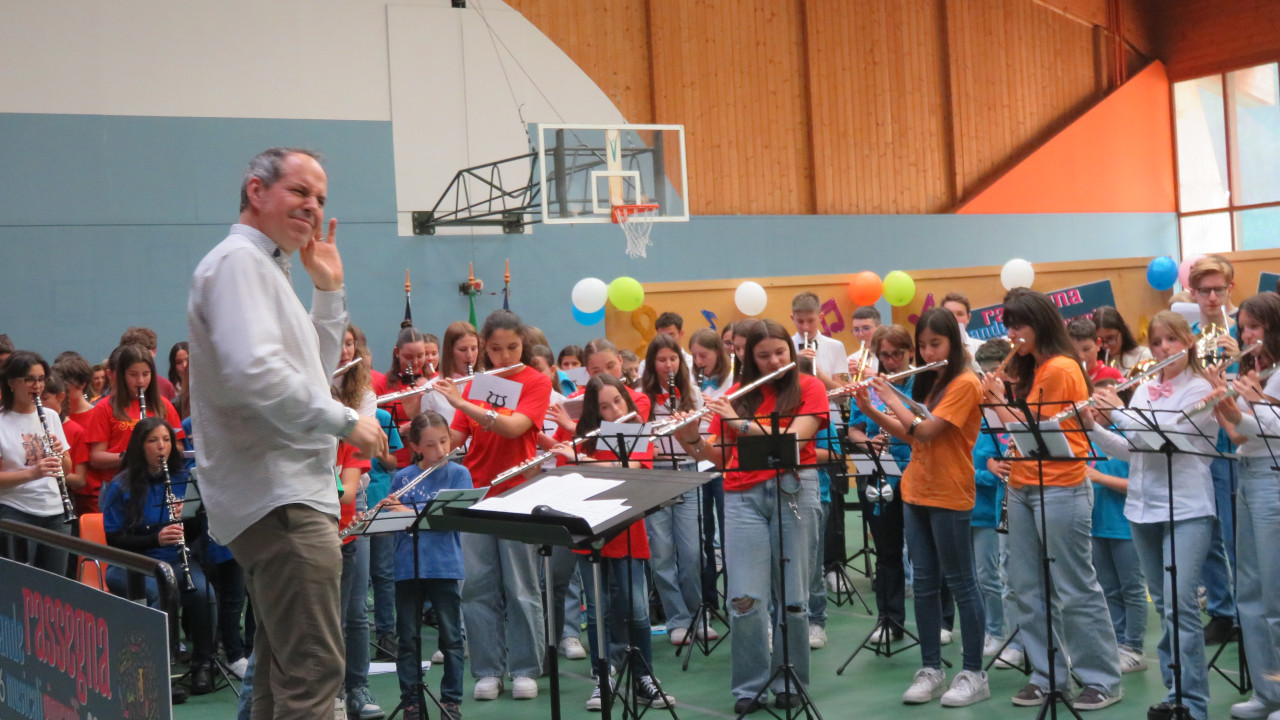 Davide Enrietti, direttore del Corps Philarmonique di Châtillon, al Raduno delle Bande giovanili