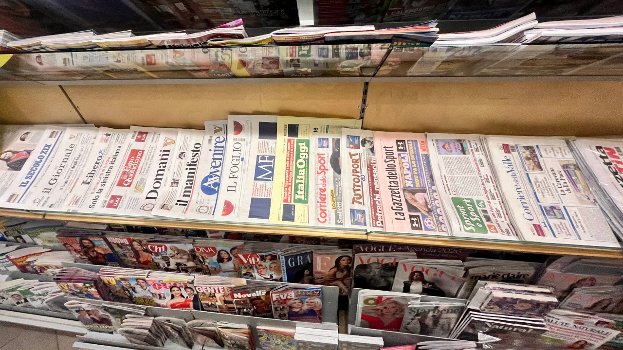 Quotidiani in una rivendita di Aosta