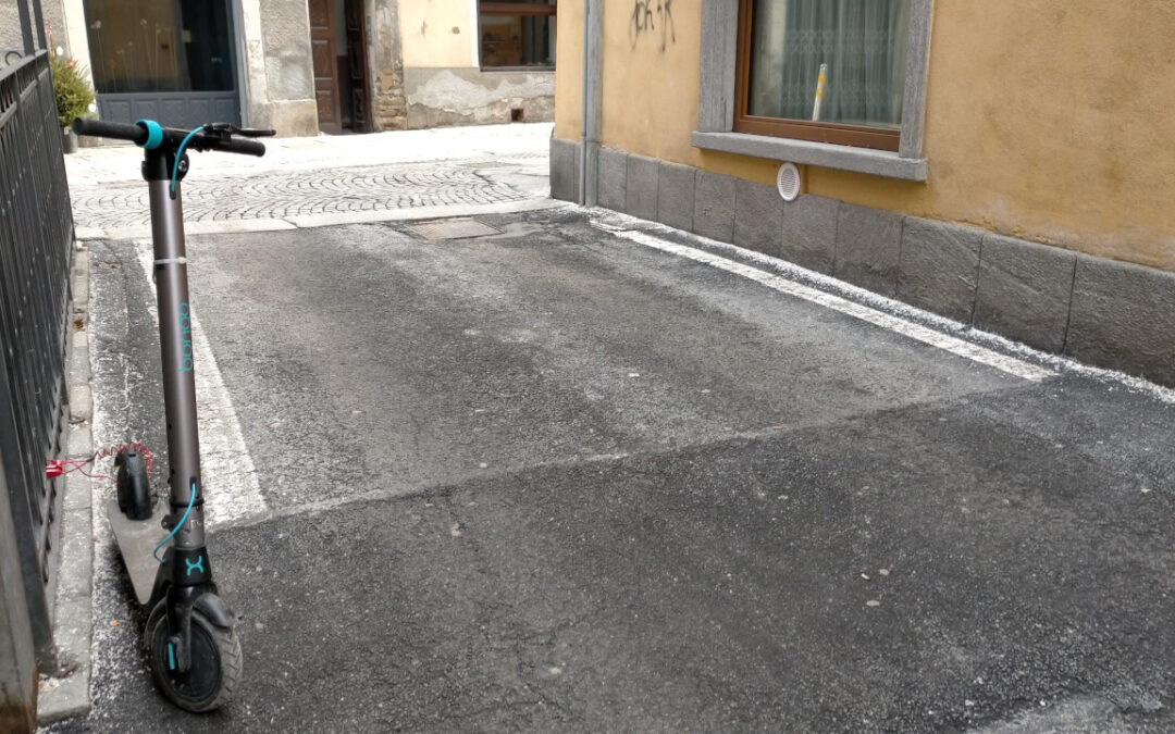 Arrestato un pusher in monopattino nel capoluogo: un’inchiesta di Venezia cita la Valle d’Aosta