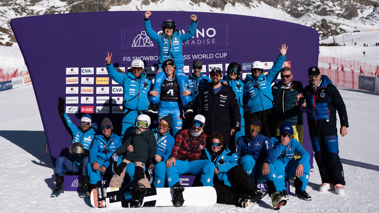 CERVINIA CAPITALE DELLO SNOWBOARD CROSS: TRE GIORNI DI COPPA DEL MONDO AI PIEDI DEL CERVINO 2 La Nazionale azzurra di snowboard cross a Breuil Cervinia (foto Giovanni Zenoni | Pentaphoto)