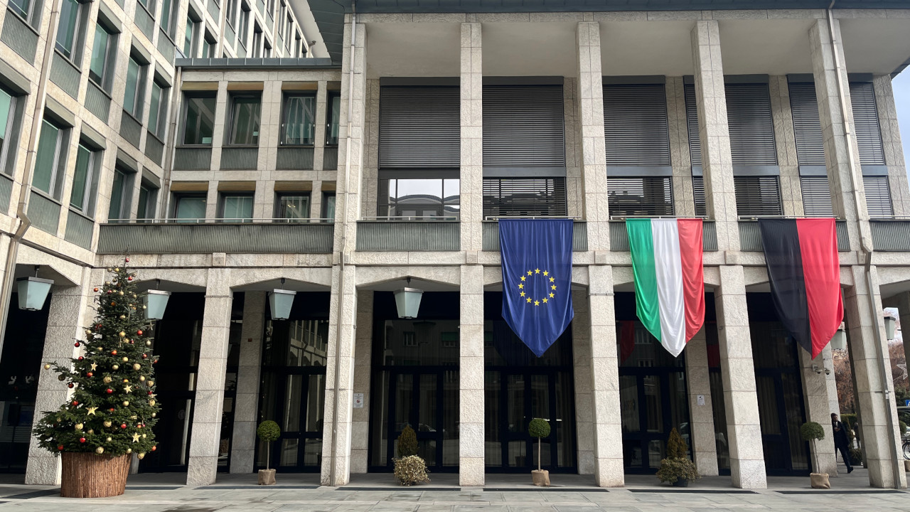 Palazzo regionale durante la riunione del Consiglio Valle sulle leggi finanziarie