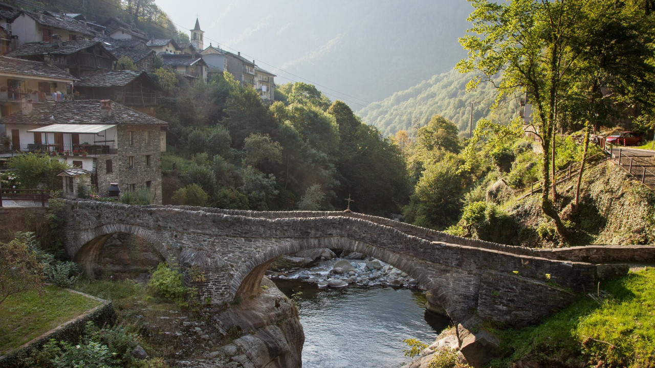Il caratteristico ponte di Pontboset