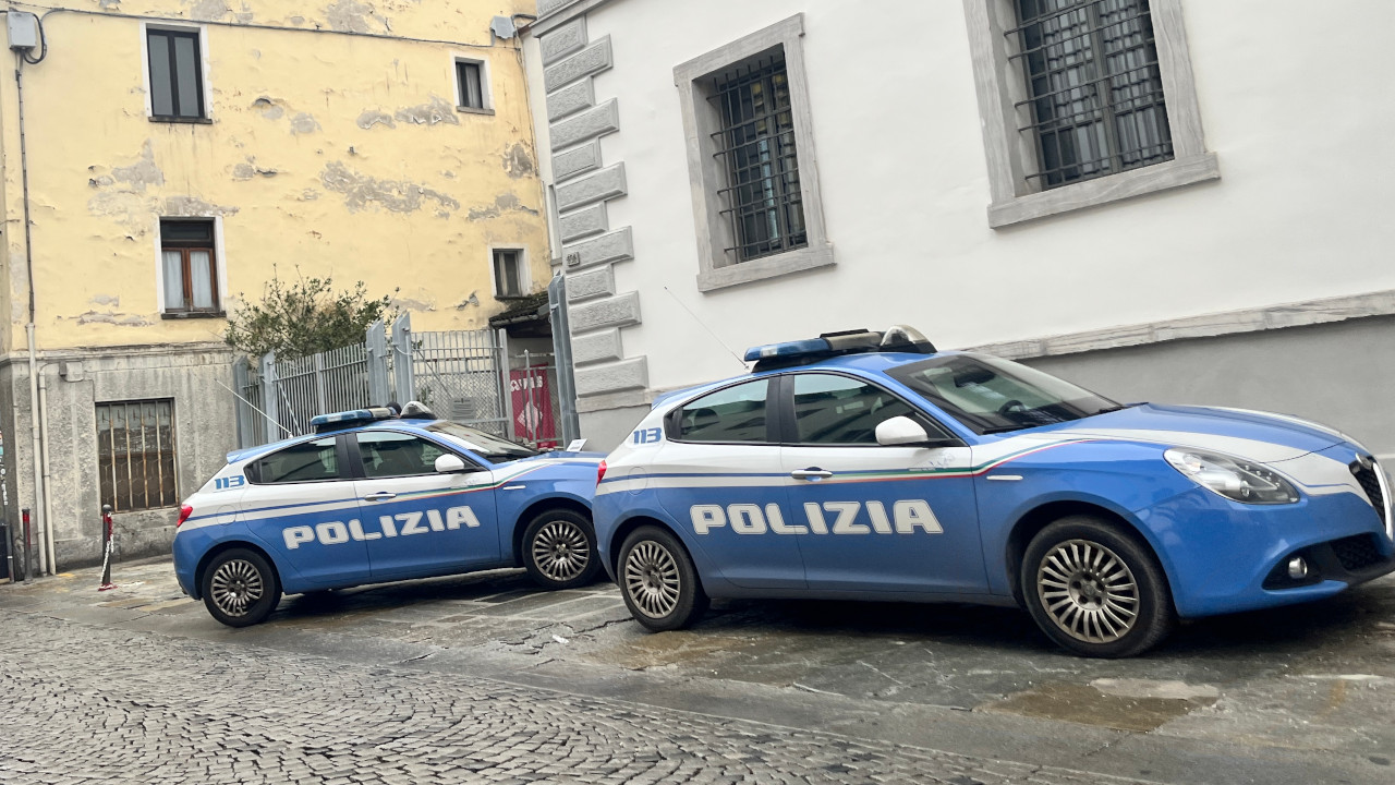 Due volanti della Polizia nel centro di Aosta