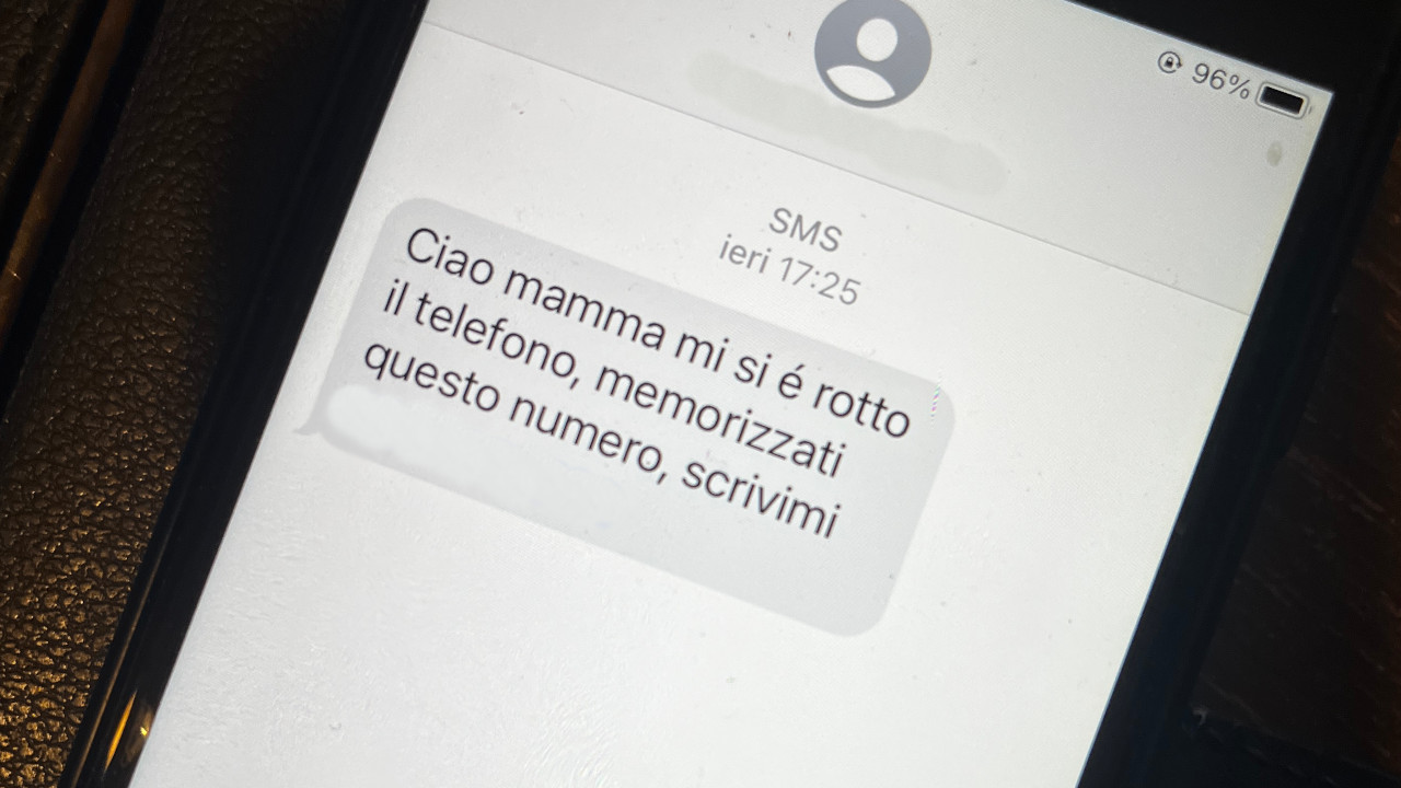 Uno dei messaggi truffaldini che arrivano sugli smartphone