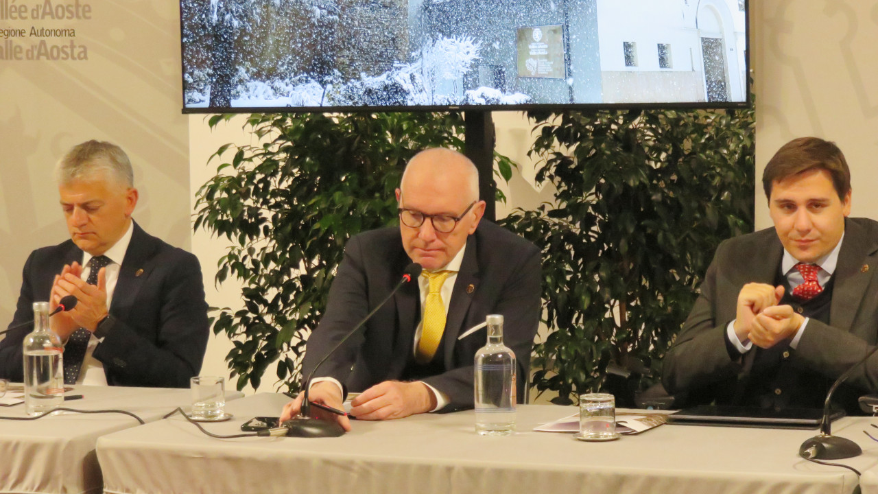 Renzo Testolin conclude il suo intervento