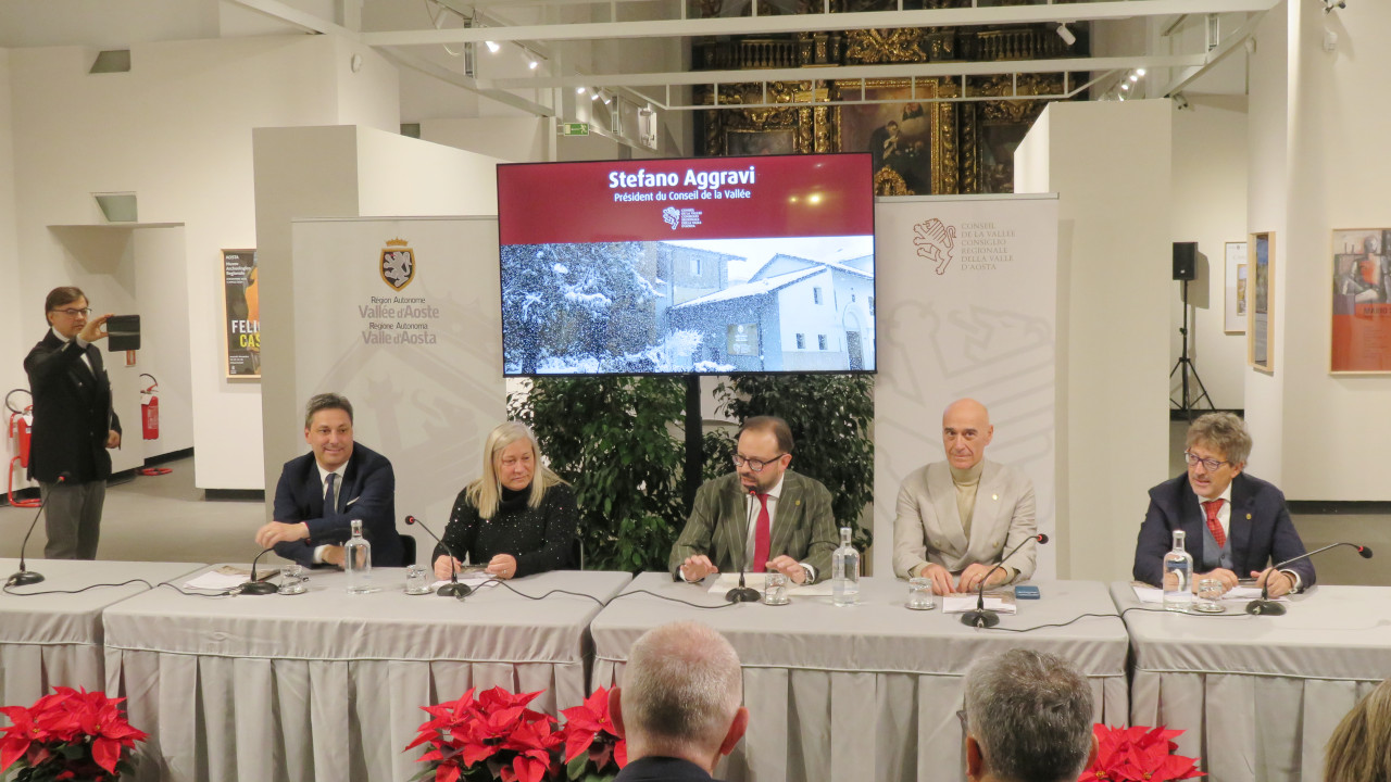 L'Ufficio di Presidenza del Consiglio Valle durante la conferenza stampa di fine anno