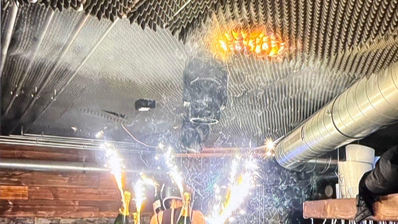 PSICOLOGI E PROTEZIONE CIVILE VALDOSTANA ACCANTO AL VALLESE DOPO CRANS‑MONTANA 3 L'innesco dell'incendio all'interno del 'Le Constellation' di Crans-Montana