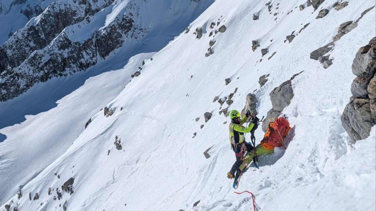 Le operazioni di salvataggio a Punta Helbronner