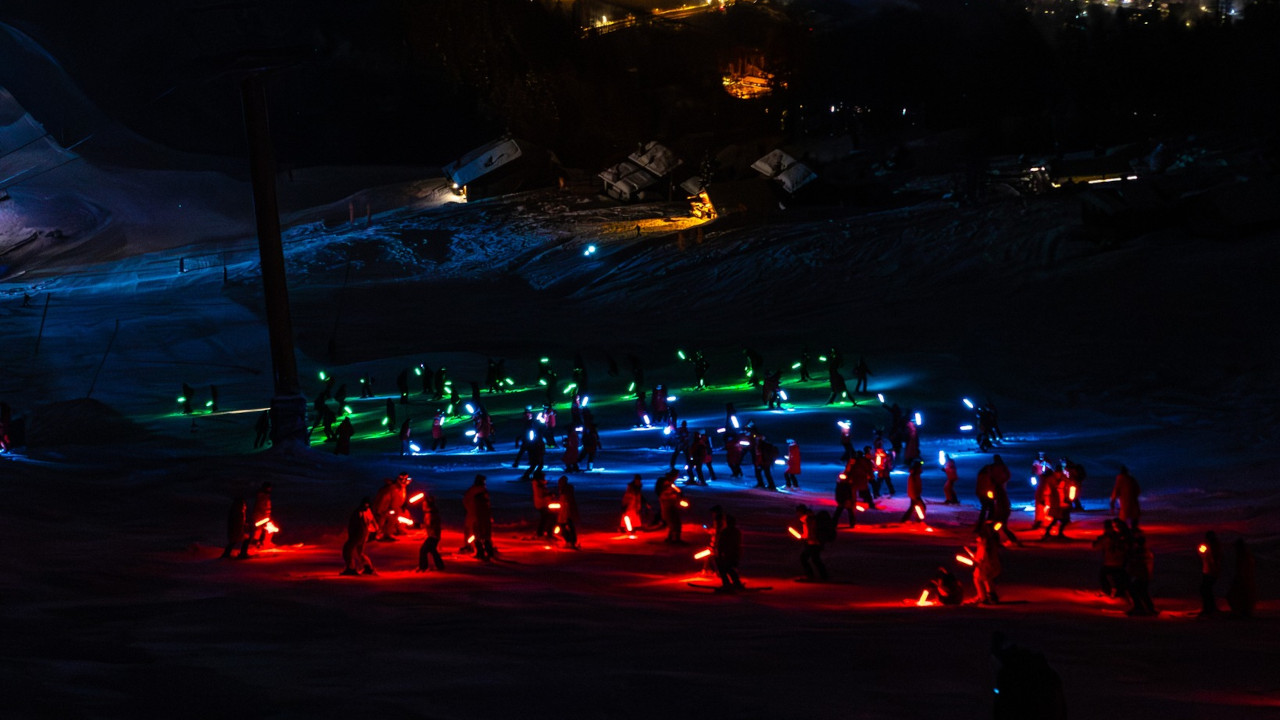La tradizionale fiaccolata dei maestri di sci a Courmayeur