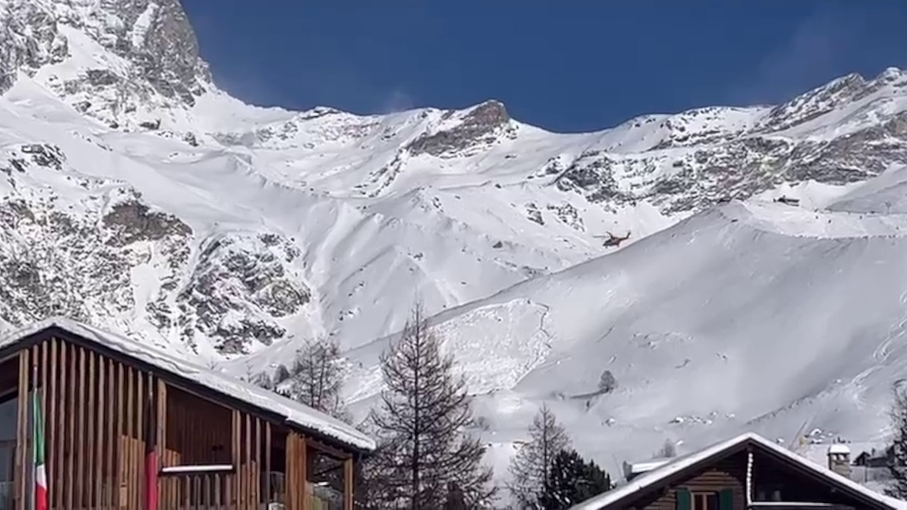 VALANGA A PILA: TRAVOLTO LO SCIALPINISTA BIELLESE ENRICO FINEZZI 2 La valanga caduta domenica 11 gennaio 2026 a Breuil-Cervinia e l'elicottero del SAV