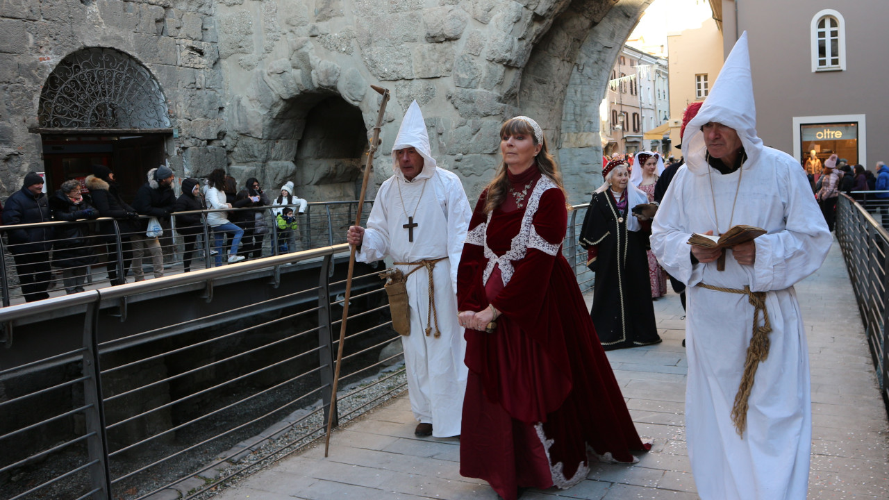 Alcuni personaggi del Gruppo storico di Chatel Argent ai Carnavals de Montagne 2025