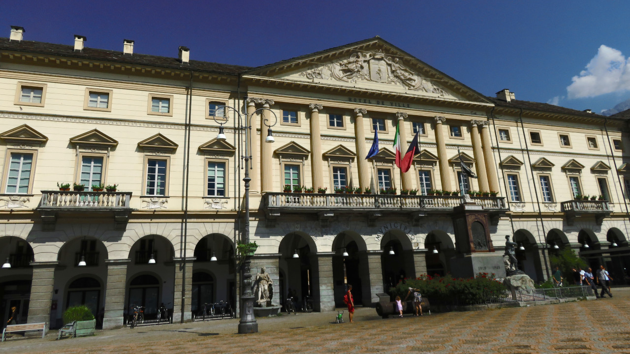 Il municipio di Aosta