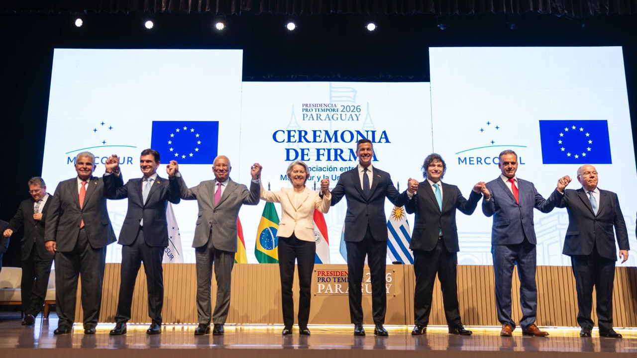 MERCOSUR, TURCATO (CONFINDUSTRIA VDA): «OPPORTUNITÀ CONCRETA, L’UE DEVE ANDARE AVANTI» 2 I leader europei e sudamericani dopo la firma dell'accordo