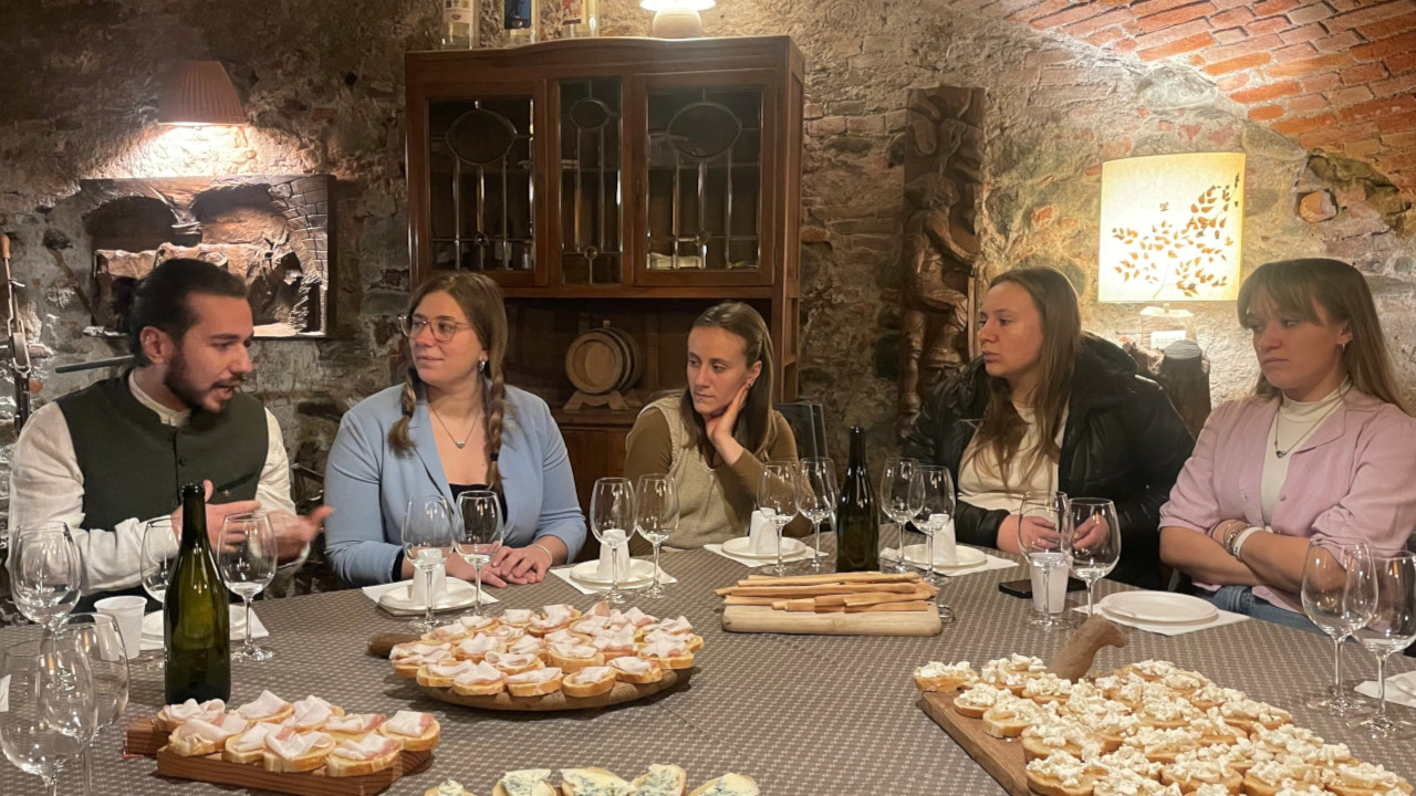 Il passaggio di consegne tra i Giovani albergatori di Adava