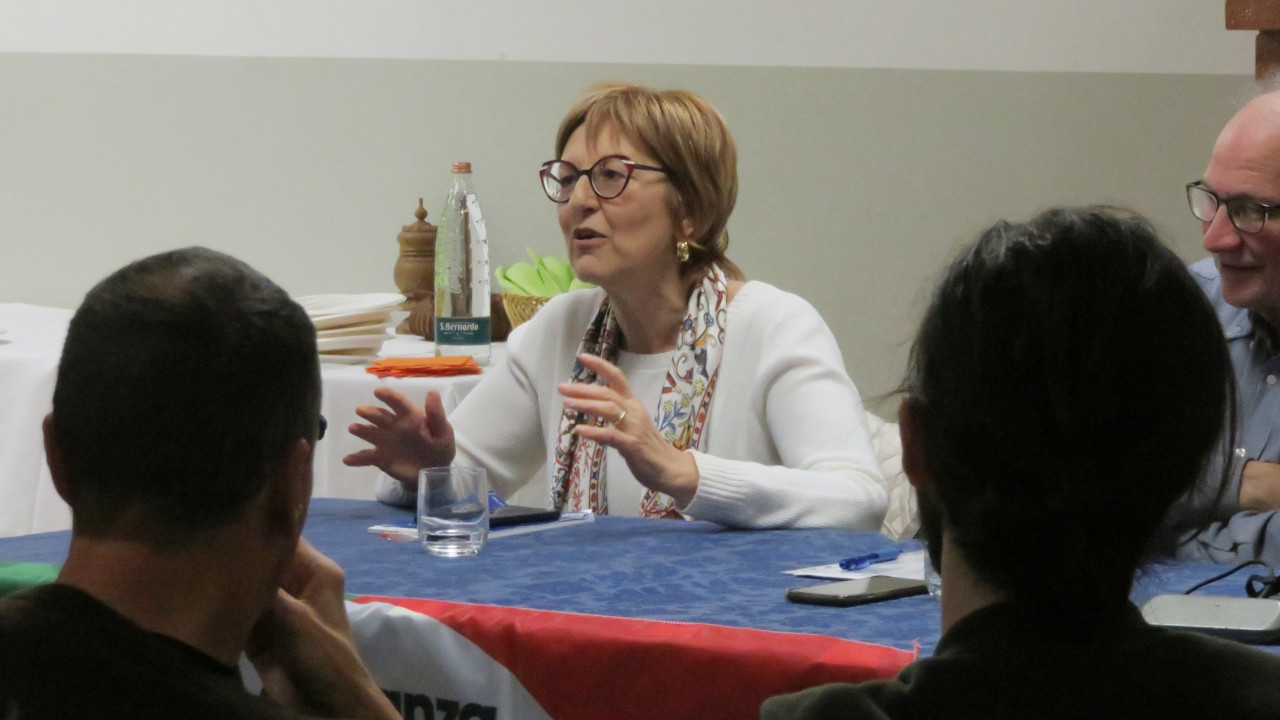 IL TAR RESTITUISCE IL TERZO SEGGIO IN CONSIGLIO VALLE AD ANDREA CAMPOTARO: ESCLUSA CRISTINA MACHET 4 Chiara Minelli con Elio Riccarand di fronte ad Eugenio Torrione ed Andrea Campotaro