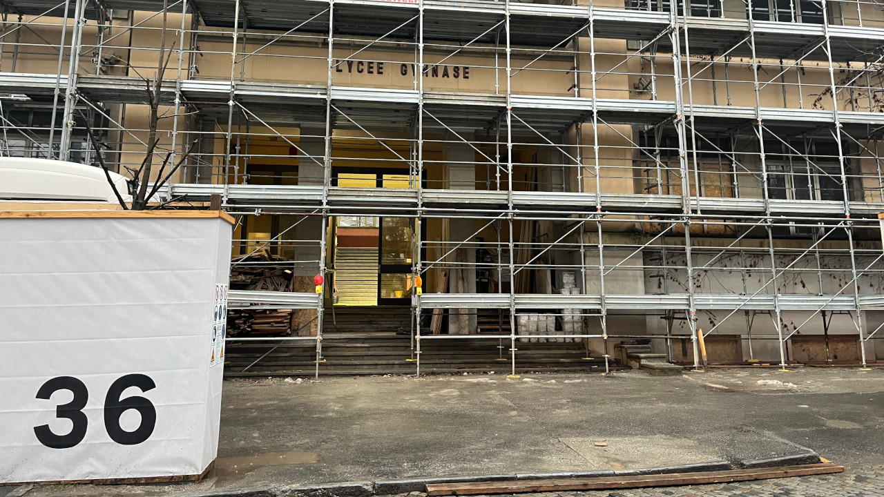 Il cantiere della scuola in Avenue Conseil de Commis