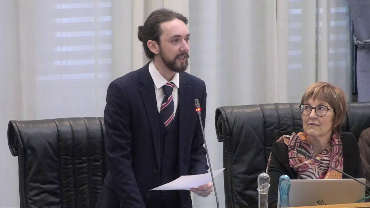 Andrea Campotaro durante il suo primo discorso in Consiglio Valle