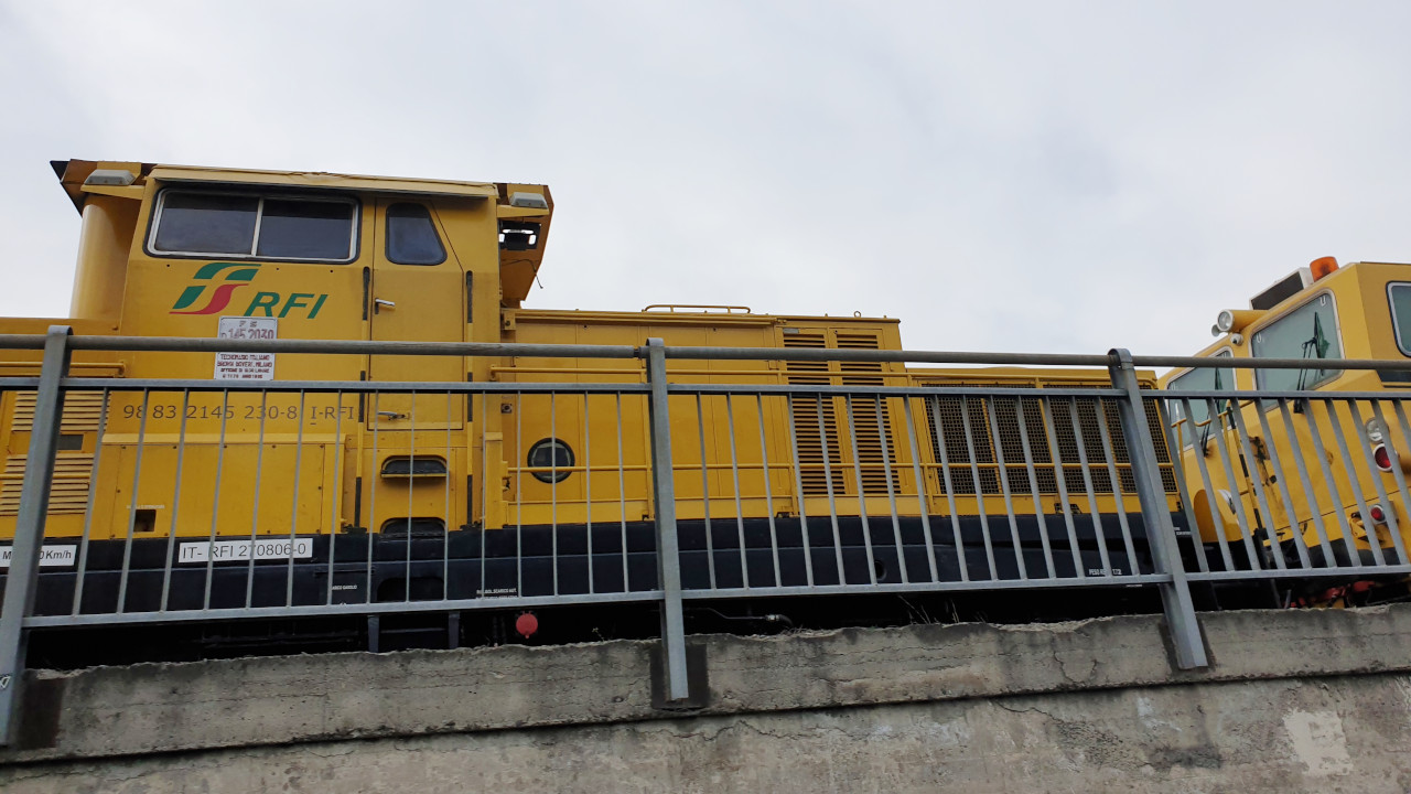 DUE MESI SENZA TRENI DA AOSTA A TORINO: SOLO BUS SOSTITUTIVI FINO A CHIVASSO 1 Mezzi d'opera sulla ferrovia valdostana