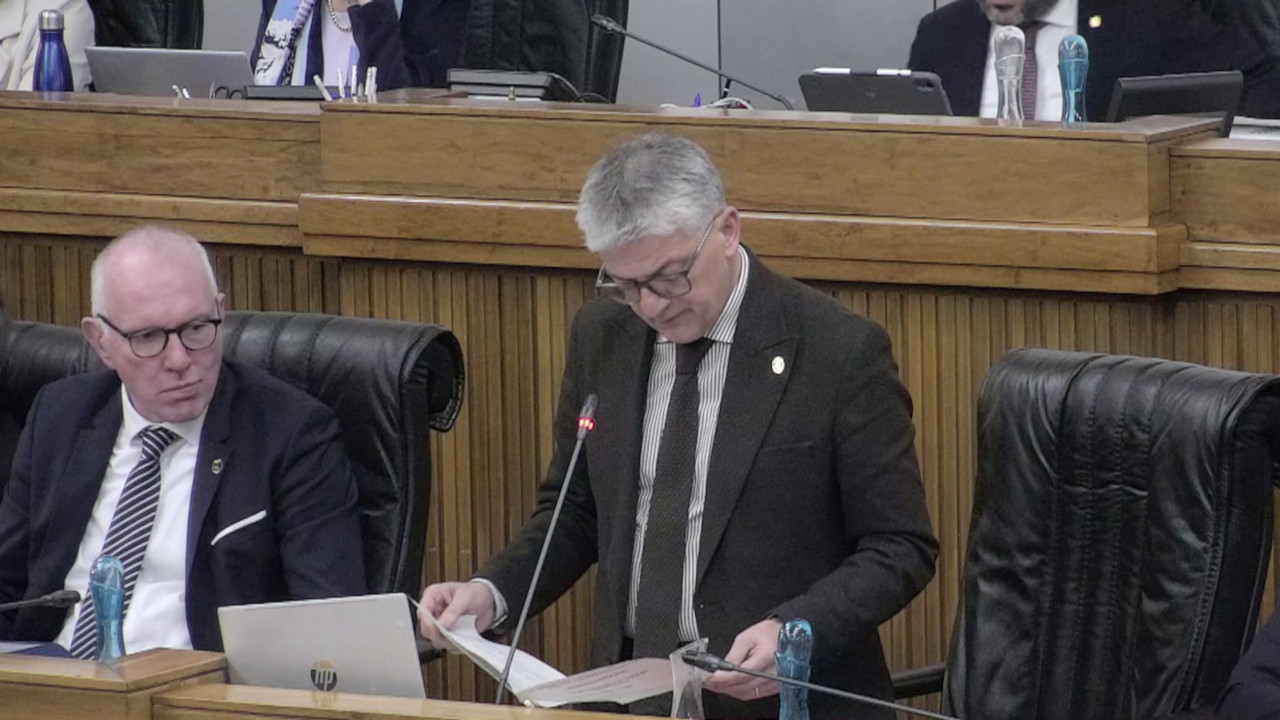 CIME BIANCHE, SCONTRO SUL DOCFAP: IL PROGETTO FUNIVIARIO DIVIDE CONSIGLIO E COMITATO 2 L'assessore Luigi Bertschy in Consiglio Valle