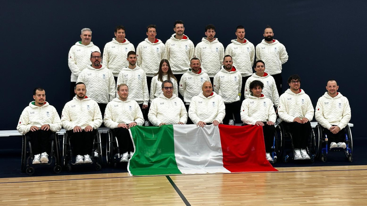 La nazionale delle Paralimpidi invernali, con Egidio Marchese e Fabrizio Bich al centro