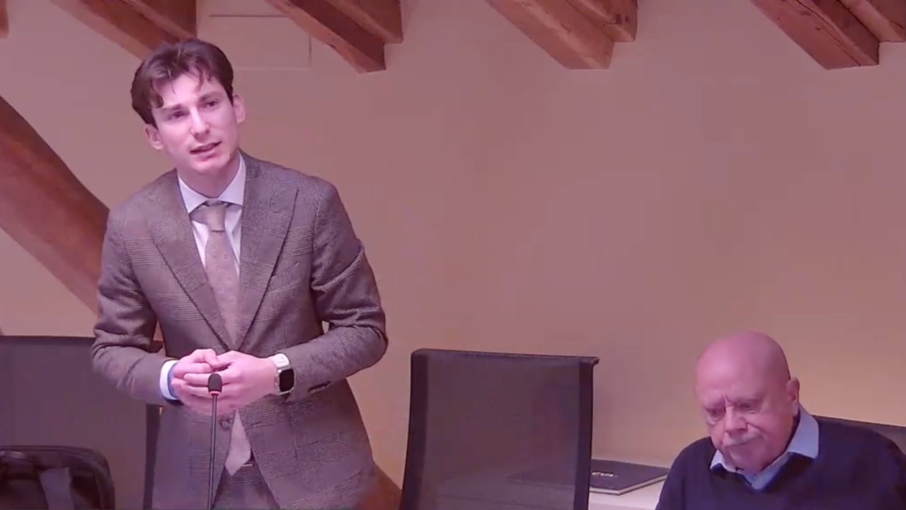 HOMEPAGE 1 Nicolò Munier durante la replica sulle iniziative sull'Assessorato alla gentilezza