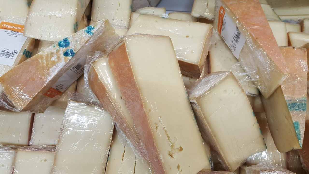 Spicchi di 'Fontina Dop'