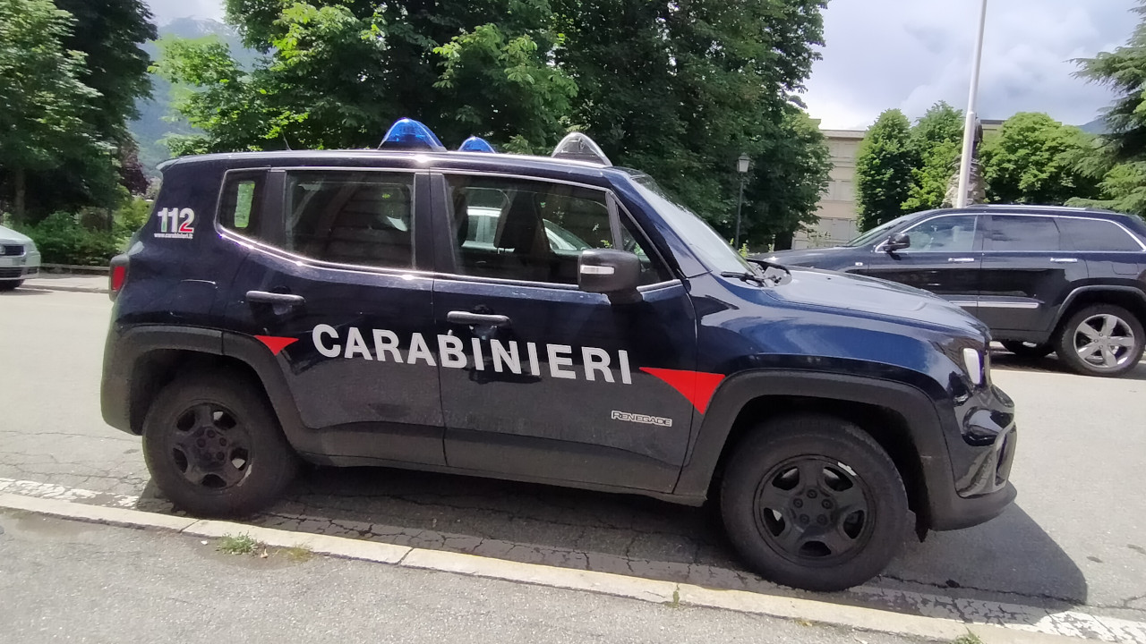Una 'Jeep Renegade' dei Carabinieri, che hanno indagato sulla vicenda