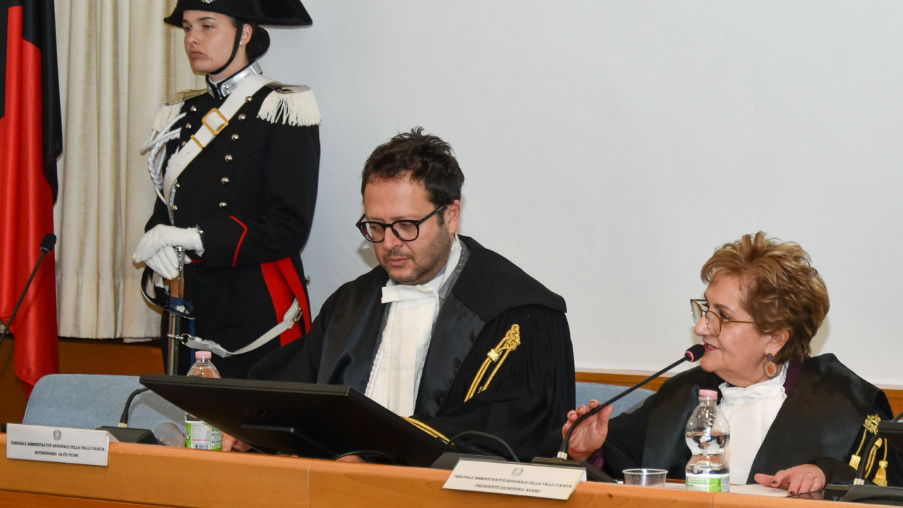 La presidente Giuseppina Amato presenta la relazione con a fianco il collega Savio Picone