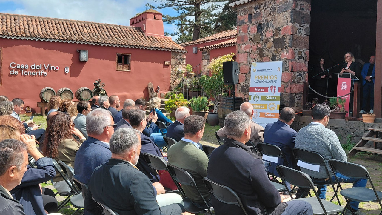 L'assessora Speranza Girod durante il Concorso mondiale dei vini estremi alle Isole Canarie
