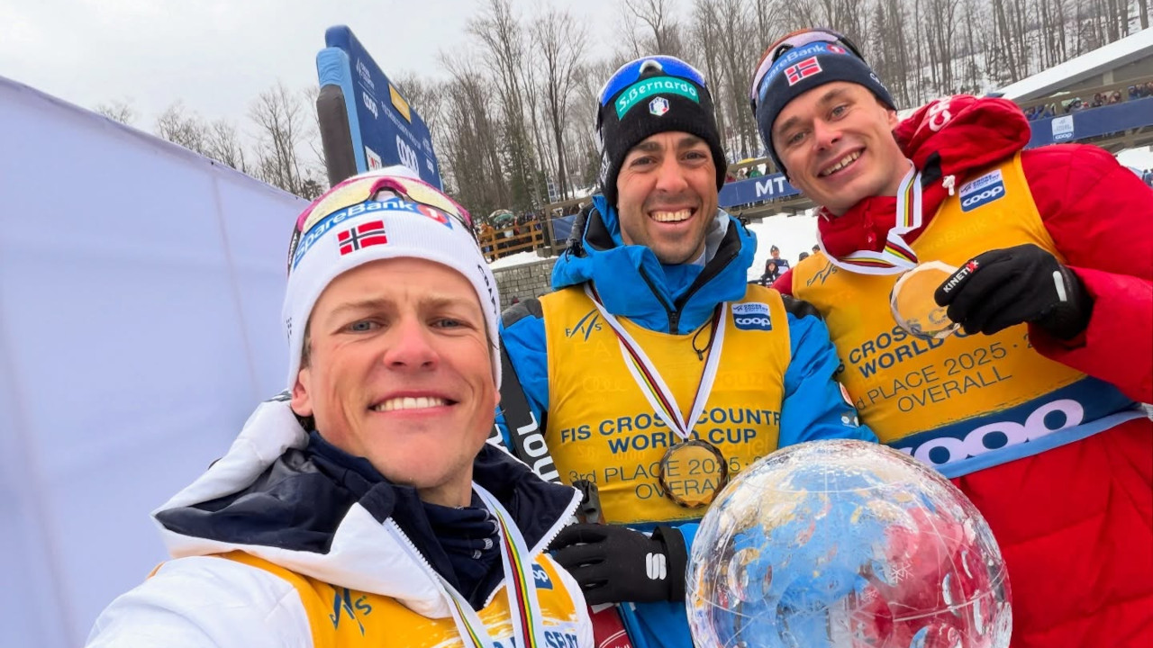 PER PELLEGRINO UN'ULTIMA SFIDA A KLÆBO: ADDIO ALLA CARRIERA ALLA BYSPRINTEN 2 Il podio della Coppa del mondo 2026 dello sci di fondo, Johannes Klæbo (1°), Federico Pellegrino (3°) e Harald Amundsen (2°)