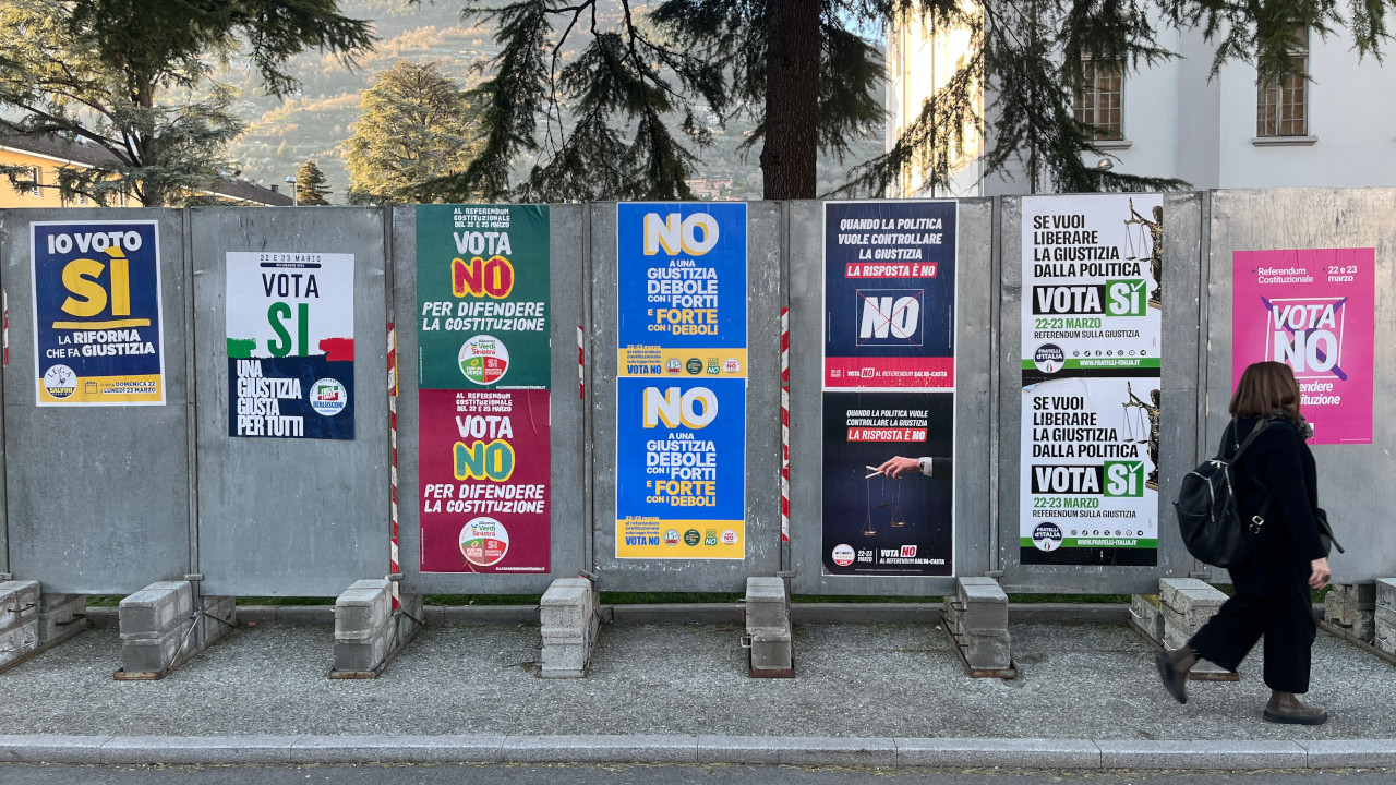 Manifesti elettorali per il referendum costituzionale sulla giustizia