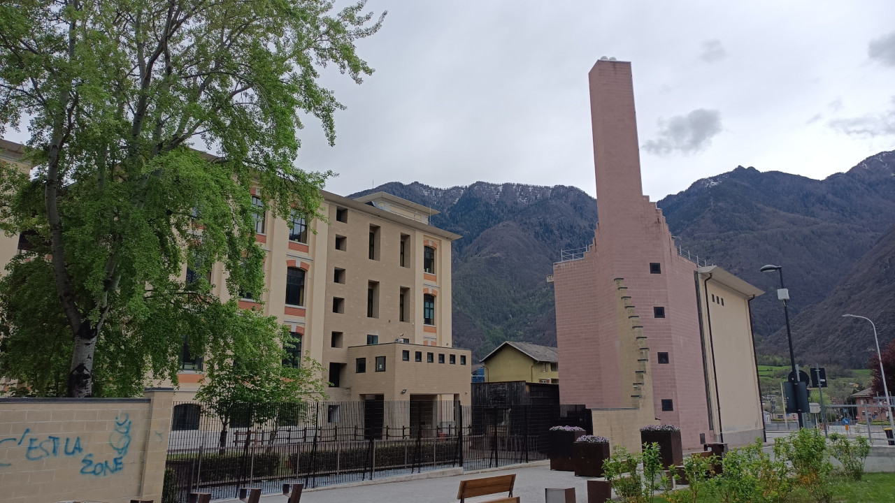 Uno scorcio dello stabile ex 'Brambilla' di Verrès che ospita l'omonimo ISILTeP