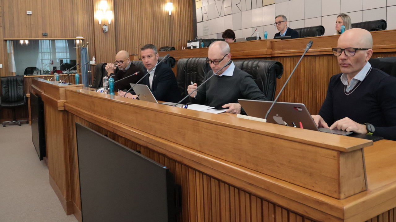 La riunione della 3ª Commissione del Consiglio Valle, con Roberto Maddalena, Davide Sapinet. Luca Franzoso ed Igor Rubbo