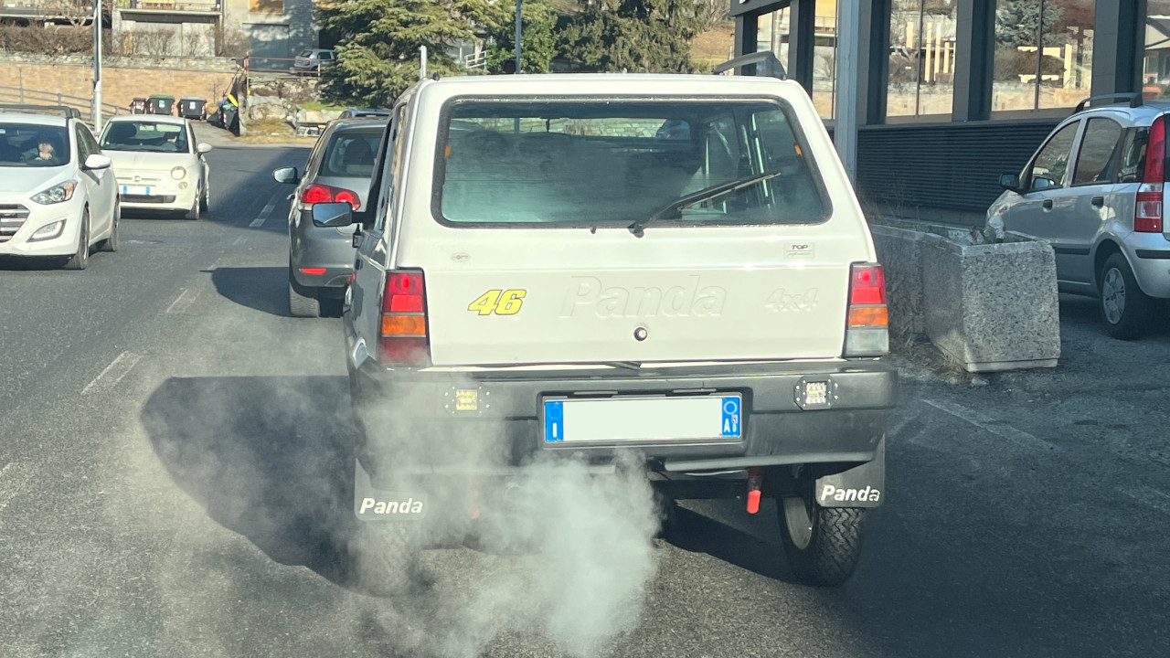 Una vecchia 'Panda' e le sue emissioni inquinanti