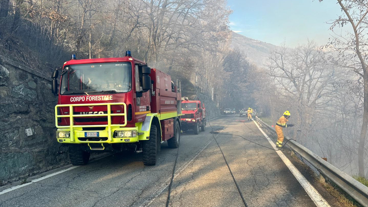 I mezzi dei Vigili del fuoco e del Corpo forestale a Marsan di Nus
