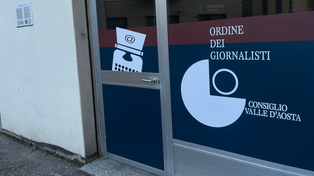 La vetrina dell'Ordine dei giornalisti della Valle d'Asota