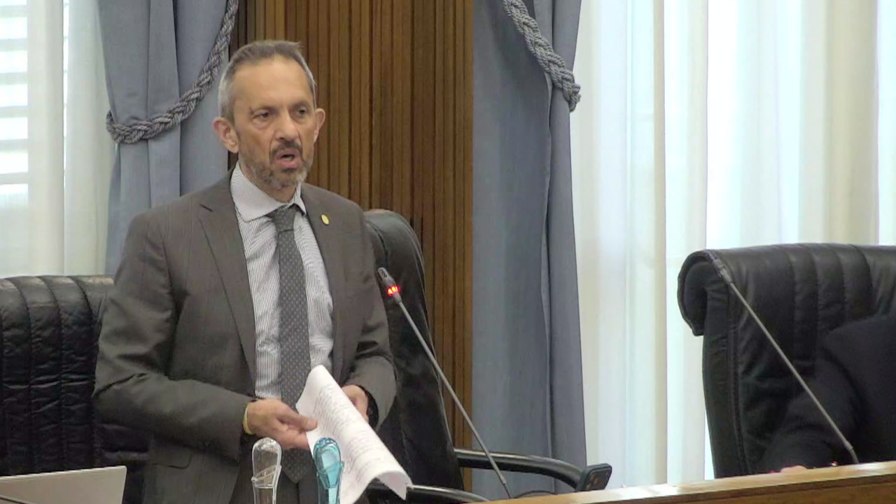 PD ALL’ATTACCO IN CONSIGLIO VALLE SULL'ACCORDO UV‑FI, CRISI ENERGETICA E BILANCIO 3 Jean-Pierre Guichardaz, capogruppo del Partito Democratico-FP in Consiglio Valle