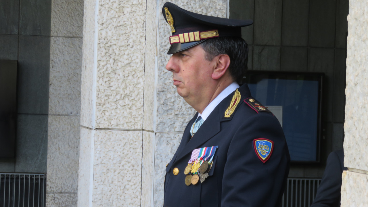 FESTA DELLA POLIZIA: POCHI REATI IN VALLE, MA LA SFIDA SI SPOSTA SUL WEB 5 Mirco Ciccarese, responsabile della Polizia postale di Aosta