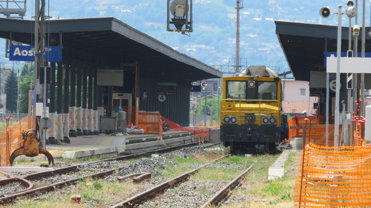 Lavori in corso nella stazione ferroviaria di Aosta