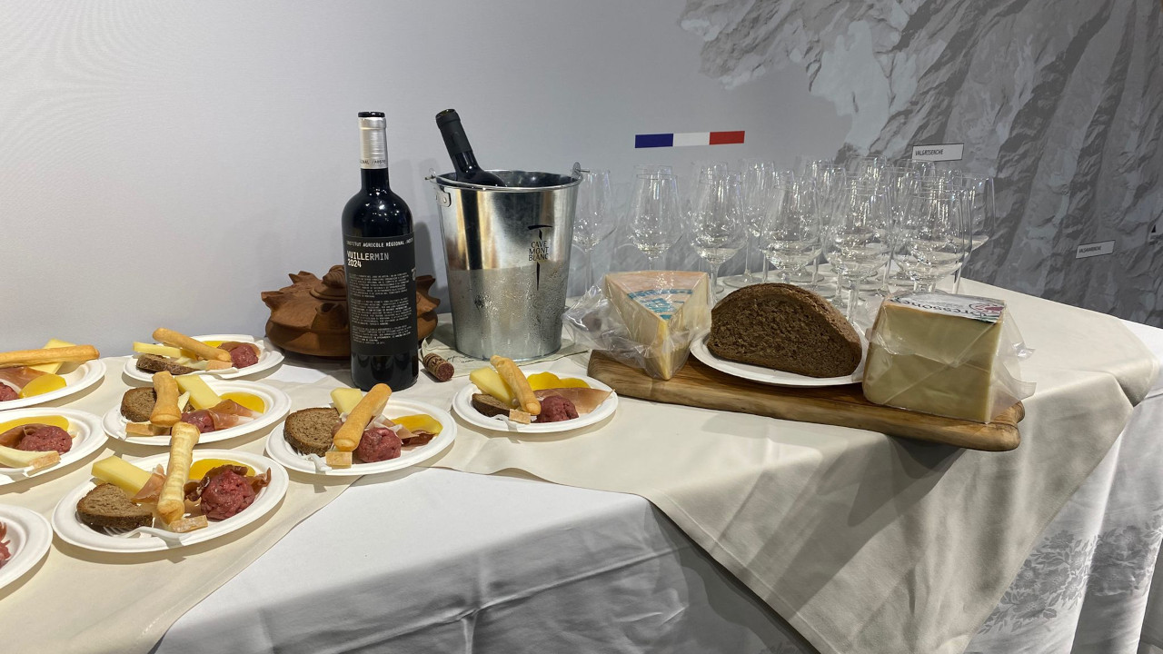 La degustazione dei prodotti valdostani a 'Vinitaly'