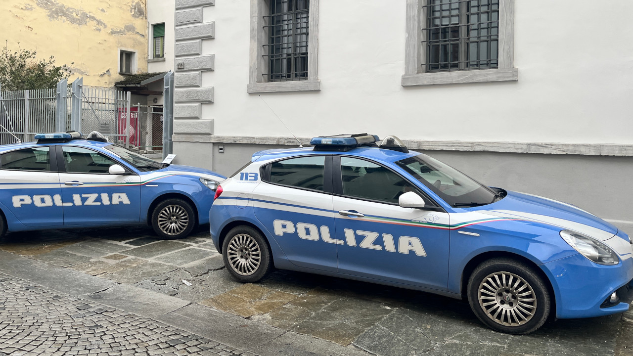 Due 'volanti' della Squadra Mobile della Questura di Aosta