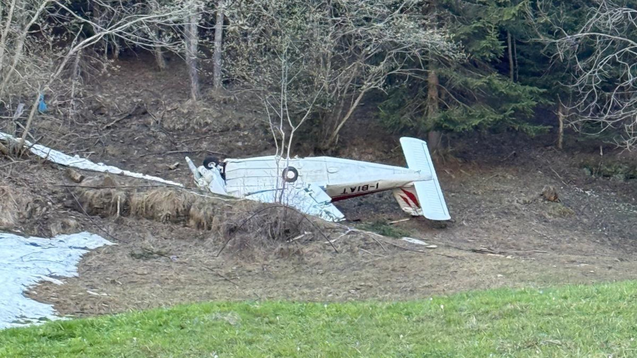 La carcassa dell'aereo precipitato a Champorcher