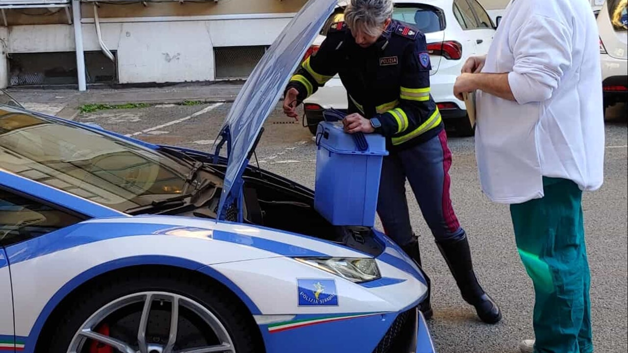 La 'Lamborghini Huracán' della Polizia di Stato utilizzata per il trasporto urgente di organi, tessuti e medicinali su lunghe distanze ad alte velocità