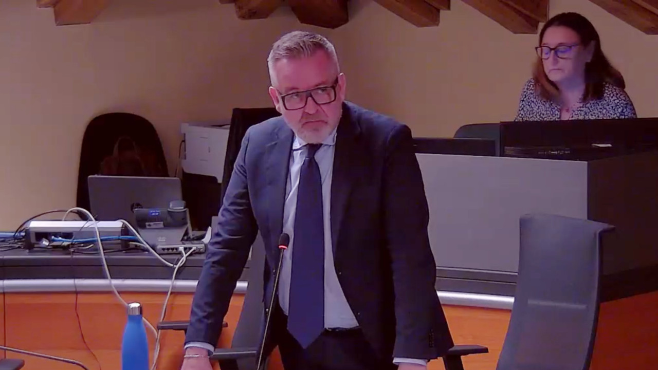Luca Tonino, assessore all'urbanistica di Aosta, in Consiglio comunale