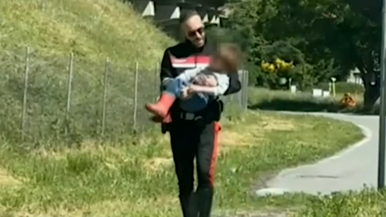 Il bimbo recuperato dai Carabinieri a Montjovet sulla ss26