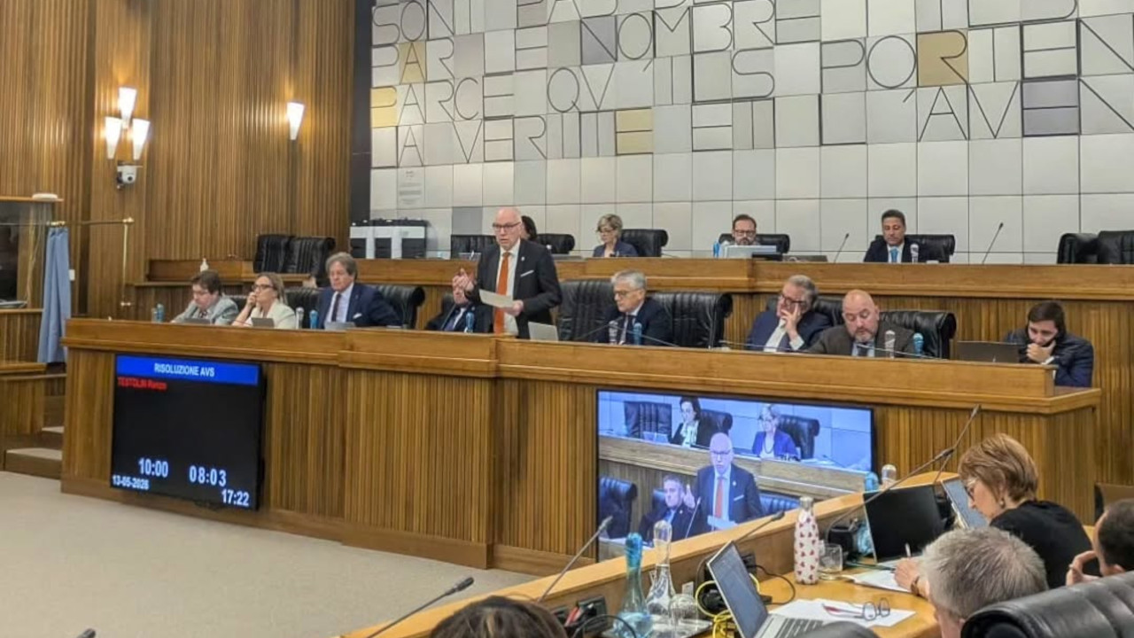 Il momento finale della riunione del Consiglio Valle del 13 maggio 2026
