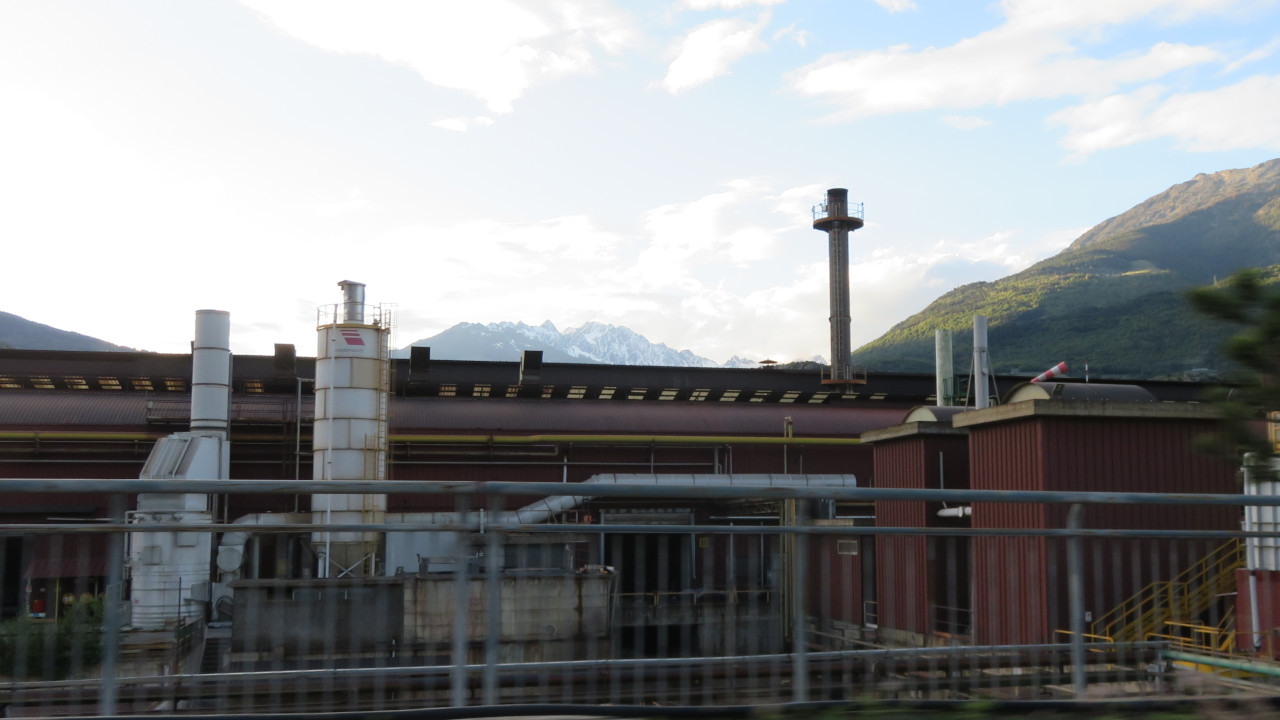 Un pezzo dello stabilimento della Cogne acciai speciali